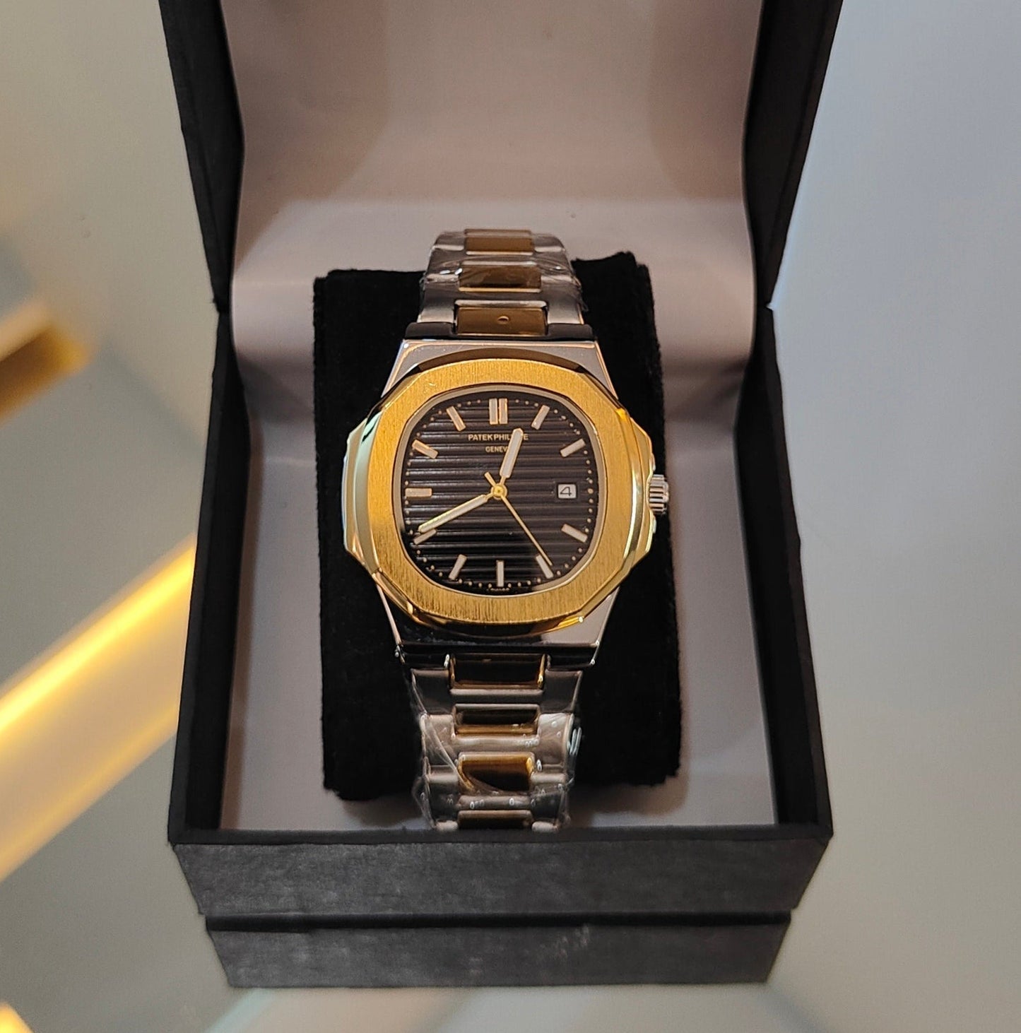 PP NAUTILUS STAINLESS STEEL TWO TONE BLACK DIAL