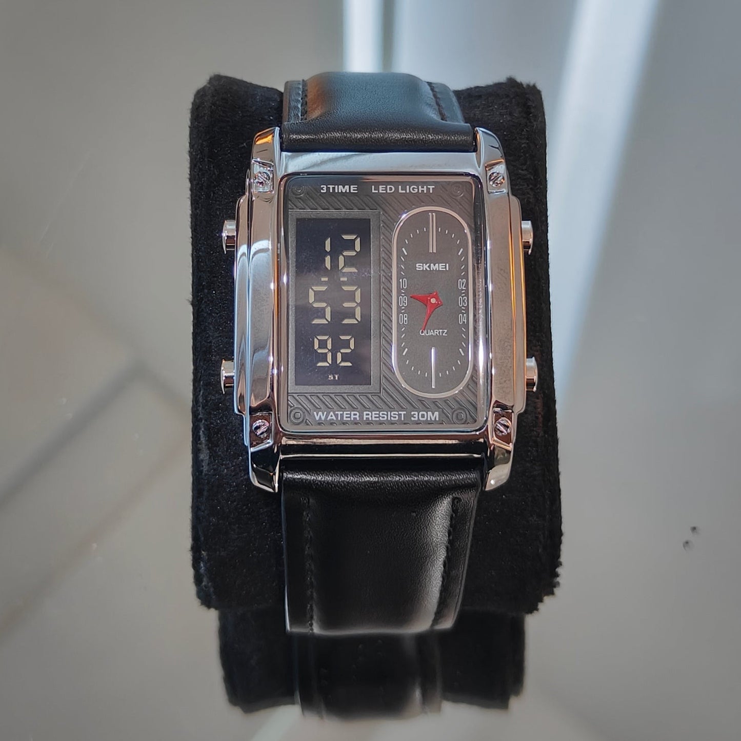 SKMEI-1868 3ATM STRAP LED LUMINOUS WATERPROOF WATCH SILVER DIAL