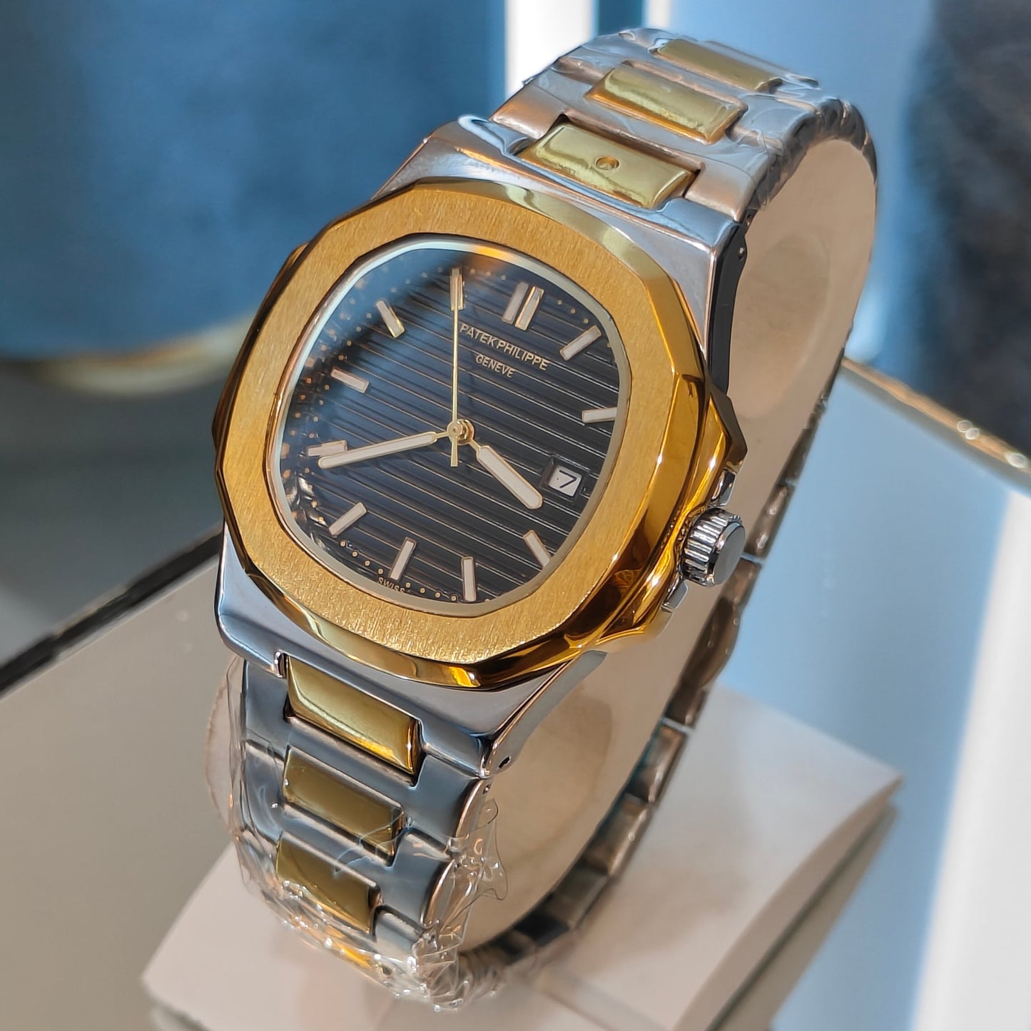 PP NAUTILUS STAINLESS STEEL TWO TONE BLACK DIAL