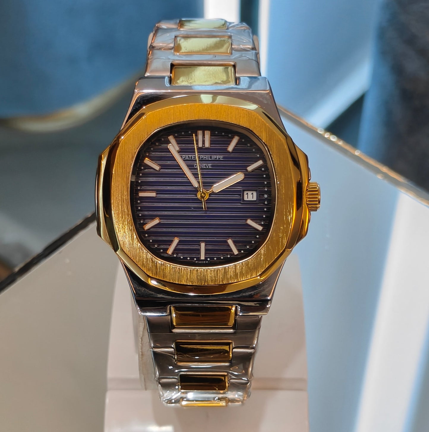 PP NAUTILUS STAINLESS STEEL TWO TONE BLUE DIAL