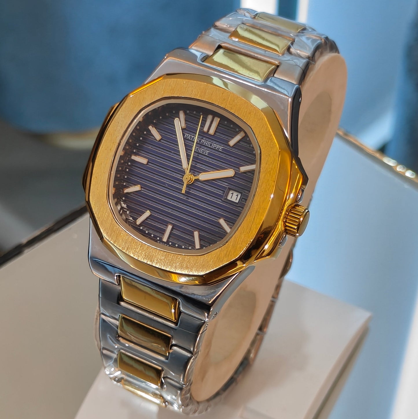 PP NAUTILUS STAINLESS STEEL TWO TONE BLUE DIAL