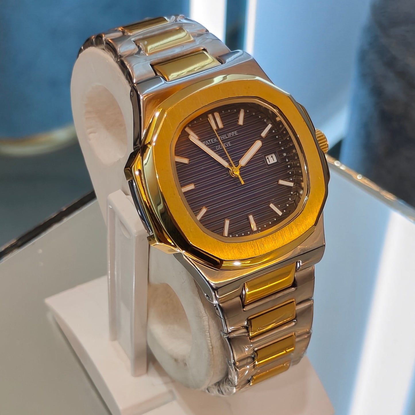 PP NAUTILUS STAINLESS STEEL TWO TONE BLUE DIAL